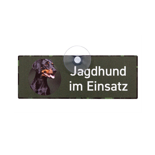 Brandlbracke Autoschild mit Saugnapf für die Scheibe mit der Aufschrift Jagdhund im Einsatz aus Aluverbund
