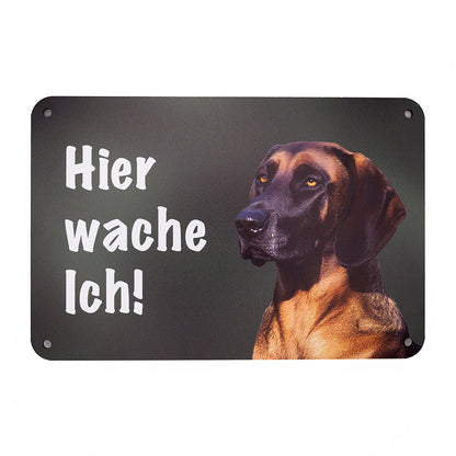 Hannoverscher Schweißhund Warnschild „Hier wache ich“ | Jagdhund Hundeschild für Zaun, Tor & Grundstück, wetterfest