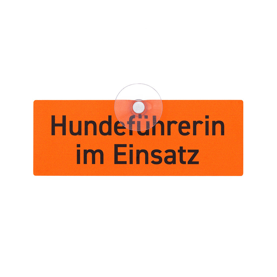 Hundeführerin im Einsatz Autoschild 18 × 6,5 cm mit Saugnapf – UV-beständiges Jagdhund Schild aus Aluminium von Wilde Hilde Original
