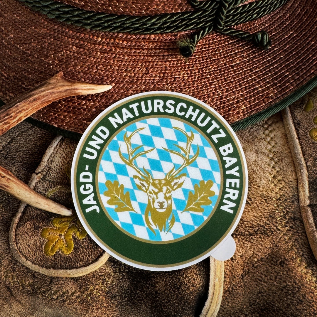 Jagdaufkleber “Jagd- und Naturschutz” Hirsch Bayern Landeswappen – Premium Autoaufkleber für Jagdauto & Revierfahrzeug