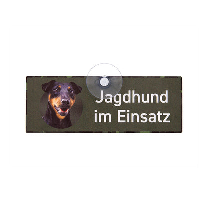 Deutscher Jagdterrier Kurzhaar DJT Deutscher Jagdterrier DJT Schild "Jagdhund im Einsatz" Auto-Hundeschild mit Saugnapf für die Scheibe - Made in Germany