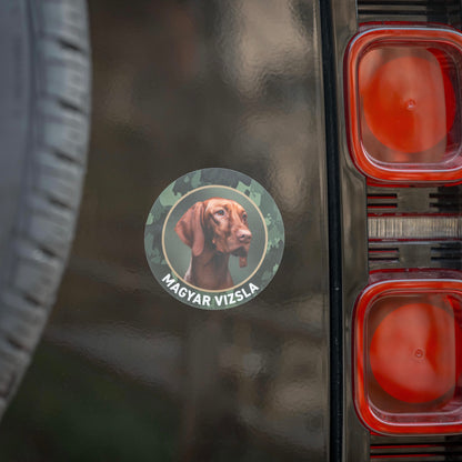 Jagdhund Aufkleber mit einem  Magyar Vizsla von Wilde Hilde Original auf dem Heck eines Jagdfahrzeugs