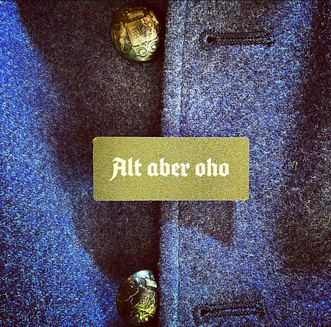 Volksfest- / Trachtenanstecker "Alt aber oho" (oliv / weiß)