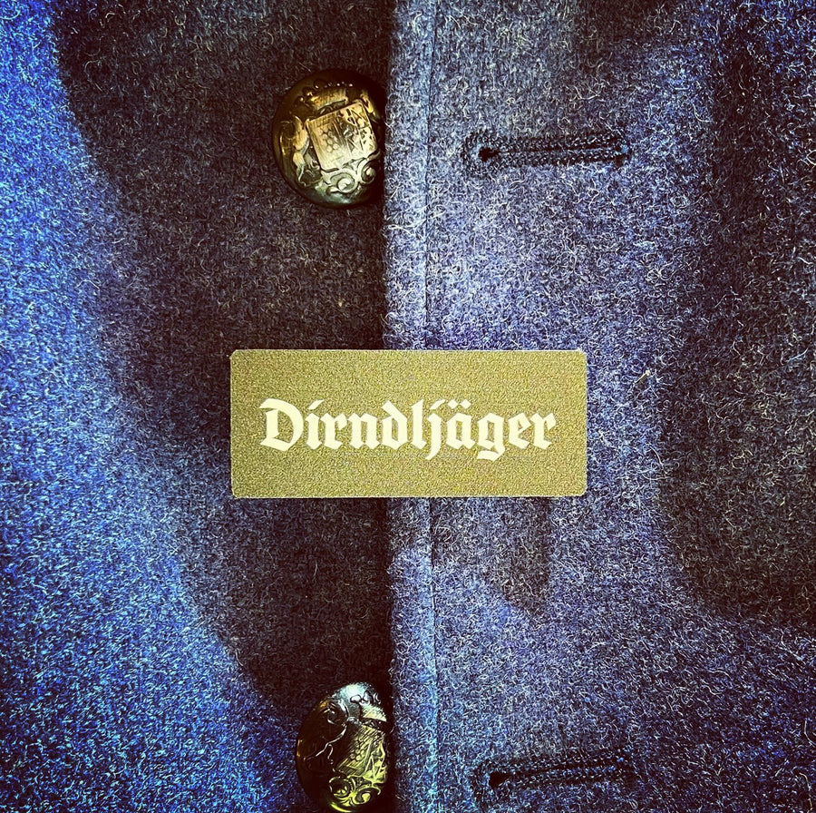 Trachtenanstecker „Dirndljäger“ für Janker und Hut