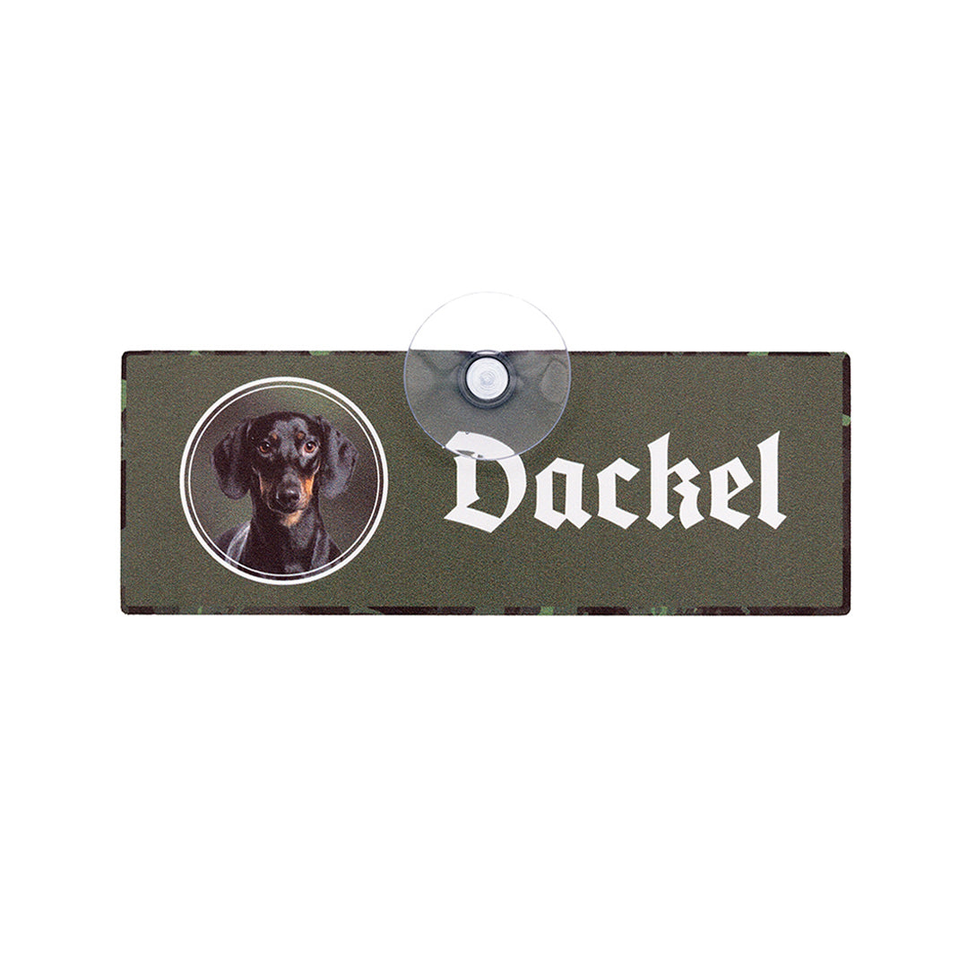 Hochwertiges Auto-Dackel-Schild mit Kurzhaardackel Motiv und Saugnapf für die Scheibe aus Aluverbundmaterial, Made in Germany